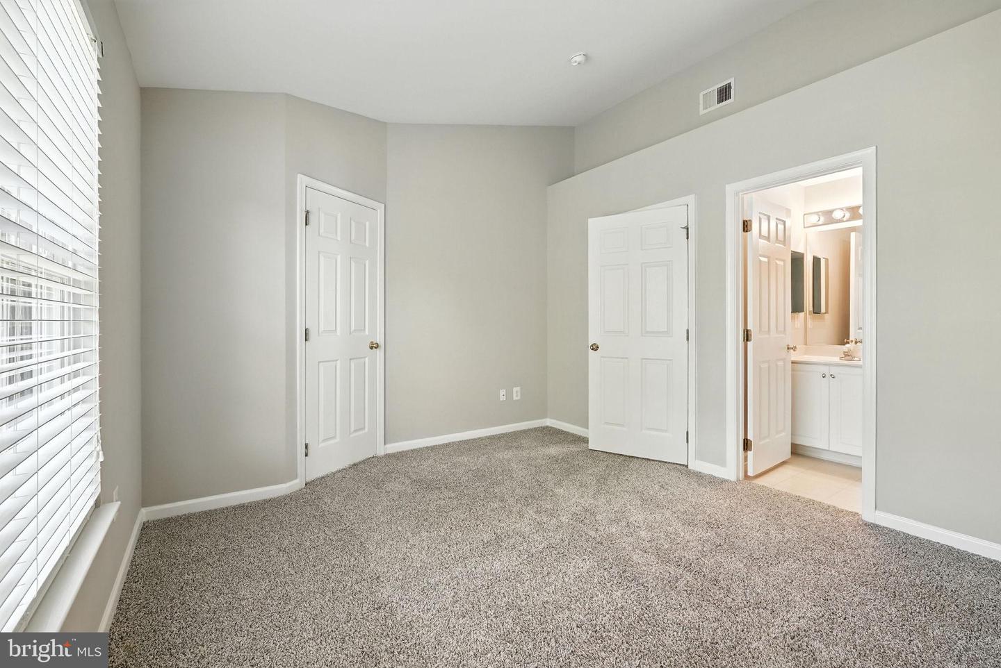 42768 KEARNEY TER, CHANTILLY, Virginia 20152, 3 Bedrooms Bedrooms, 7 Rooms Rooms,3 BathroomsBathrooms,Residential,For sale,42768 KEARNEY TER,VALO2105260 MLS # VALO2105260