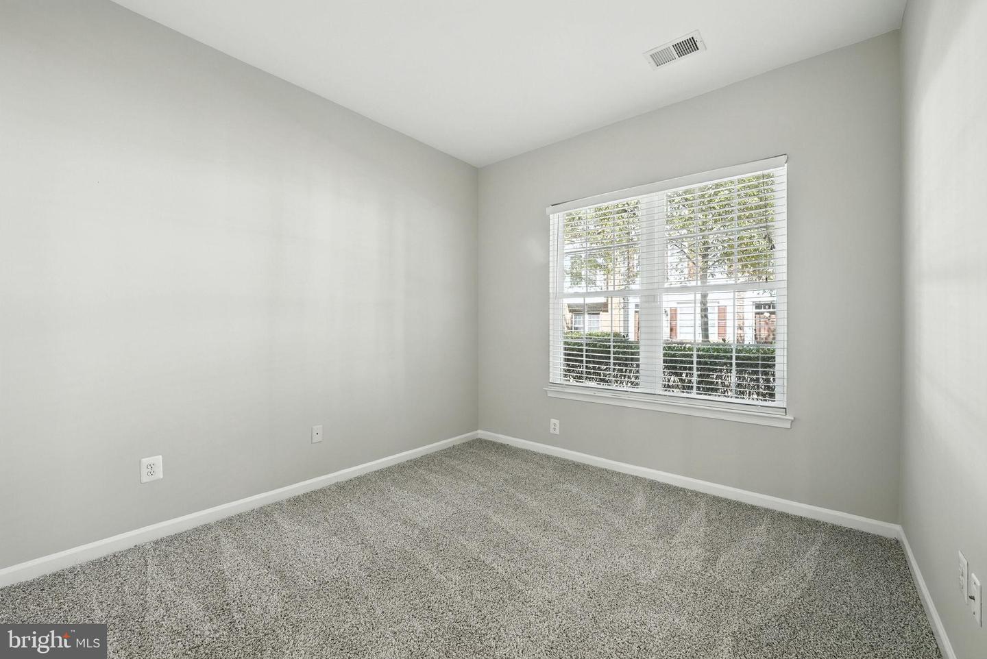 42768 KEARNEY TER, CHANTILLY, Virginia 20152, 3 Bedrooms Bedrooms, 7 Rooms Rooms,3 BathroomsBathrooms,Residential,For sale,42768 KEARNEY TER,VALO2105260 MLS # VALO2105260