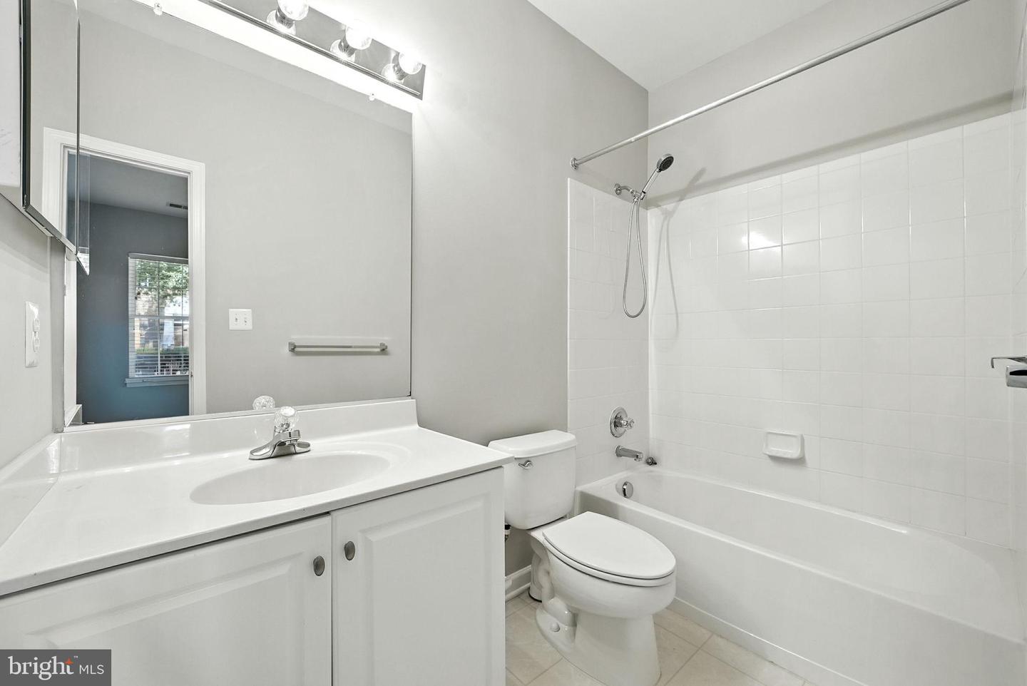 42768 KEARNEY TER, CHANTILLY, Virginia 20152, 3 Bedrooms Bedrooms, 7 Rooms Rooms,3 BathroomsBathrooms,Residential,For sale,42768 KEARNEY TER,VALO2105260 MLS # VALO2105260