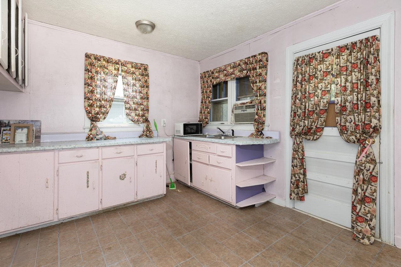 711 EIGHTH ST, SHENANDOAH, Virginia 22849, 2 Bedrooms Bedrooms, ,1 BathroomBathrooms,Residential,711 EIGHTH ST,667373 MLS # 667373