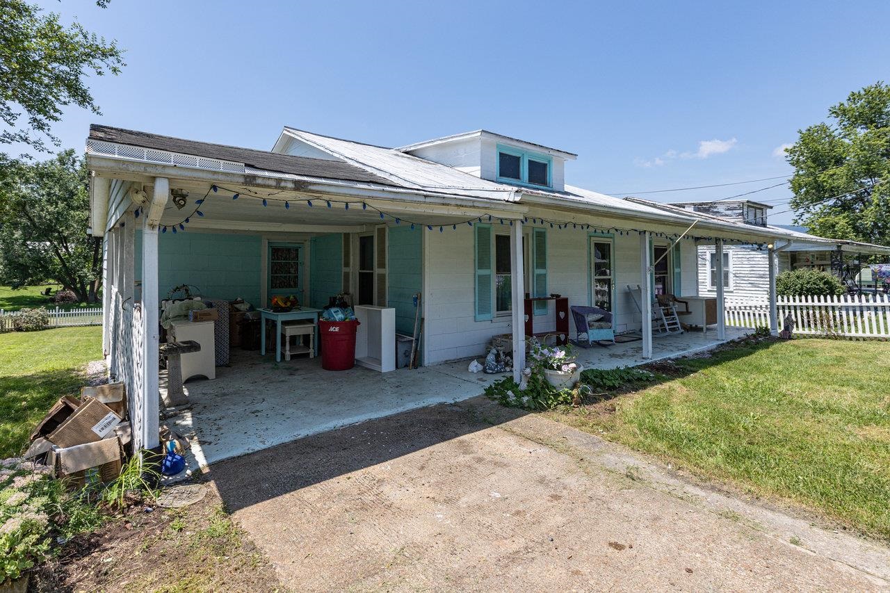 711 EIGHTH ST, SHENANDOAH, Virginia 22849, 2 Bedrooms Bedrooms, ,1 BathroomBathrooms,Residential,711 EIGHTH ST,667373 MLS # 667373