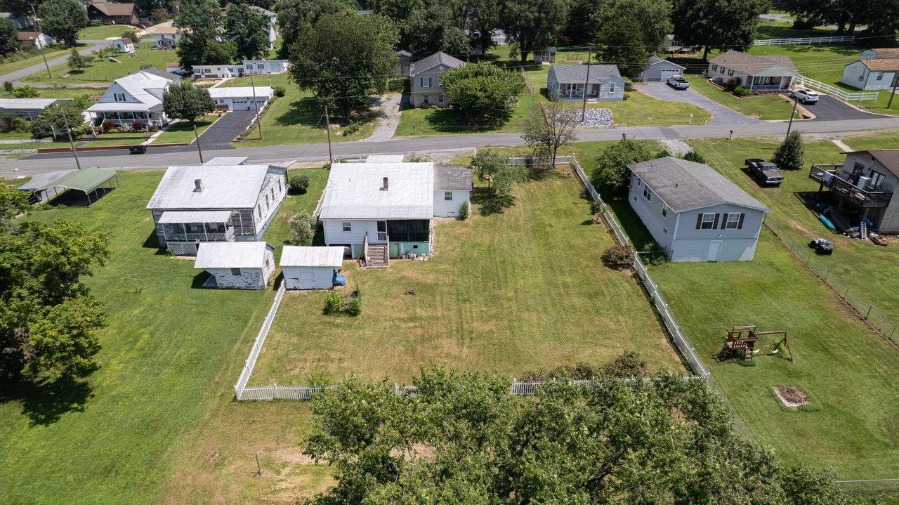 711 EIGHTH ST, SHENANDOAH, Virginia 22849, 2 Bedrooms Bedrooms, ,1 BathroomBathrooms,Residential,711 EIGHTH ST,667373 MLS # 667373