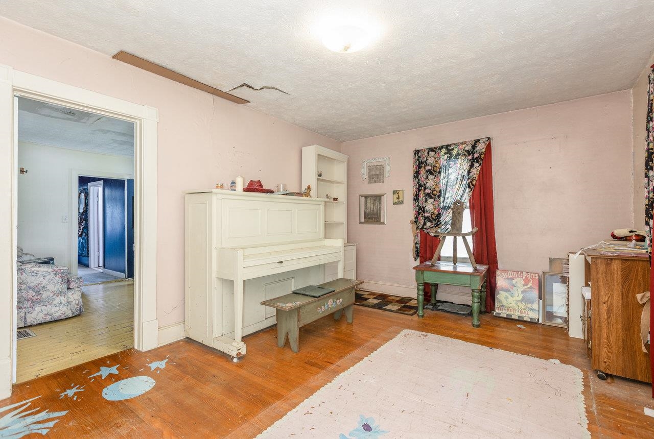 711 EIGHTH ST, SHENANDOAH, Virginia 22849, 2 Bedrooms Bedrooms, ,1 BathroomBathrooms,Residential,711 EIGHTH ST,667373 MLS # 667373