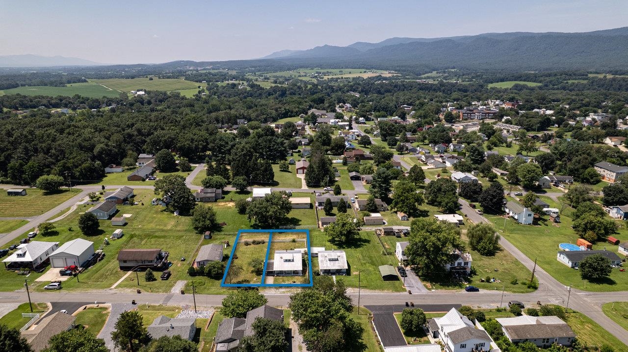 711 EIGHTH ST, SHENANDOAH, Virginia 22849, 2 Bedrooms Bedrooms, ,1 BathroomBathrooms,Residential,711 EIGHTH ST,667373 MLS # 667373