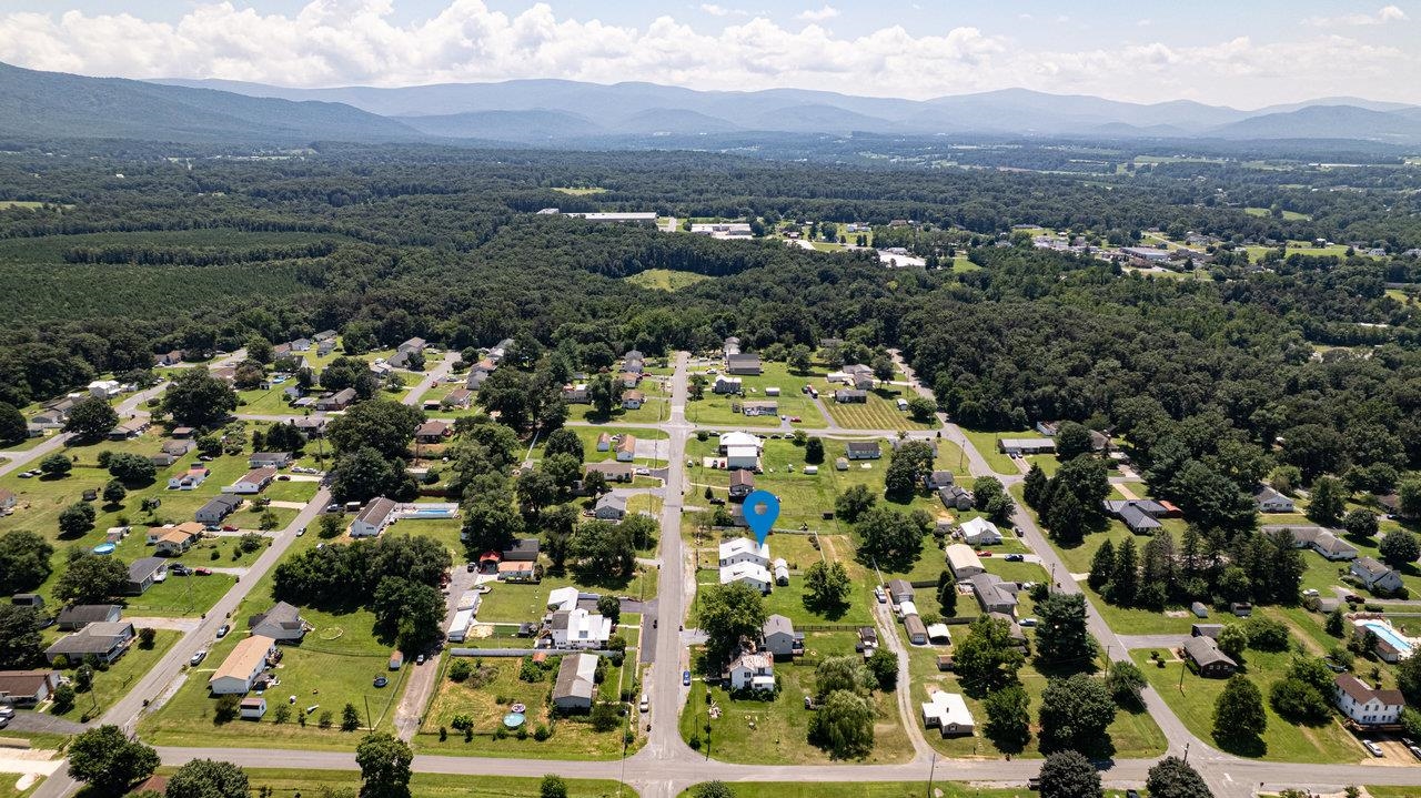 711 EIGHTH ST, SHENANDOAH, Virginia 22849, 2 Bedrooms Bedrooms, ,1 BathroomBathrooms,Residential,711 EIGHTH ST,667373 MLS # 667373