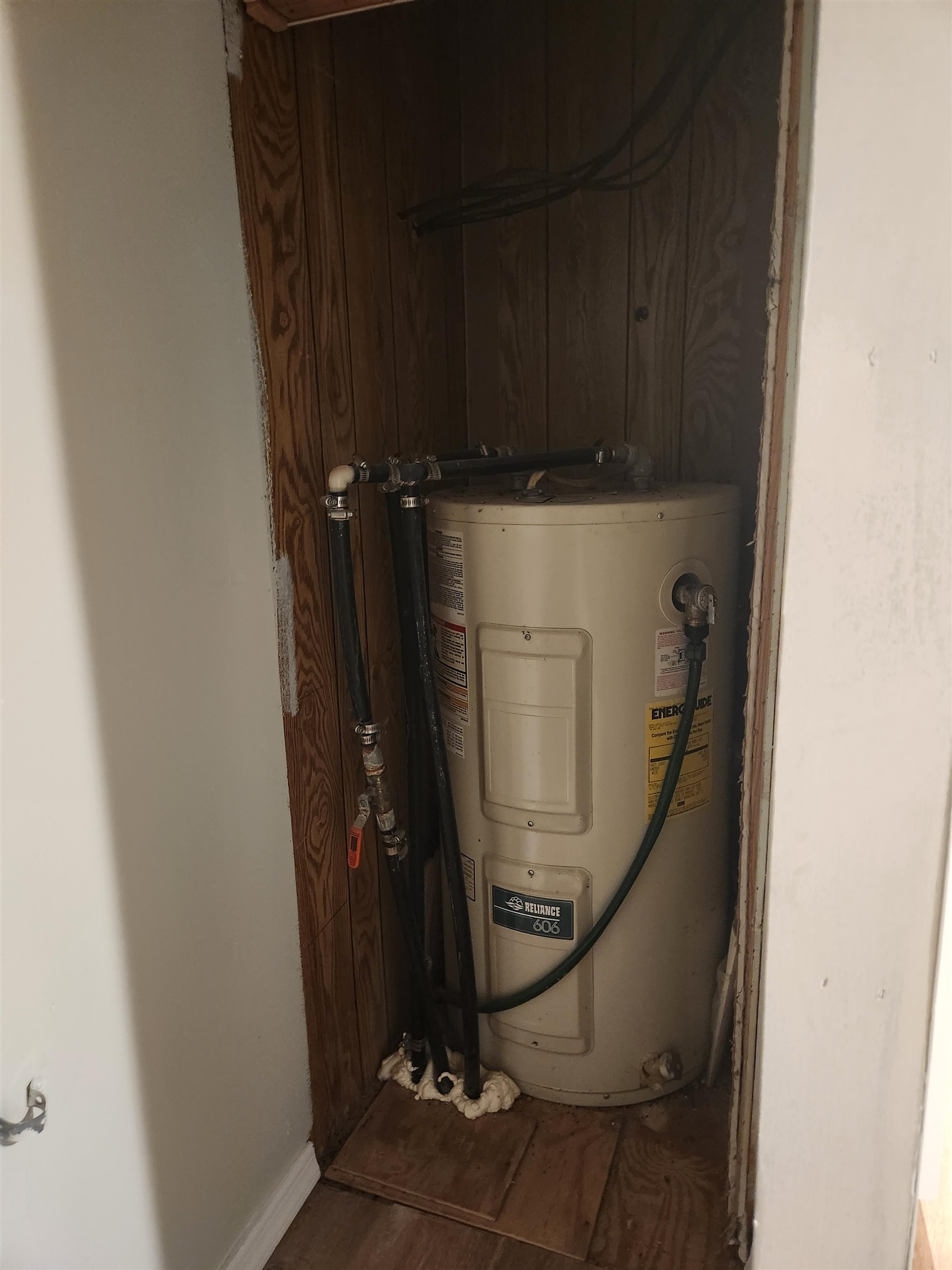 2120 OLD SAWMILL RD, ROCKINGHAM, Virginia 22802, 2 Bedrooms Bedrooms, ,1 BathroomBathrooms,Residential,MANUFACTURED HOME,2120 OLD SAWMILL RD,669400 MLS # 669400