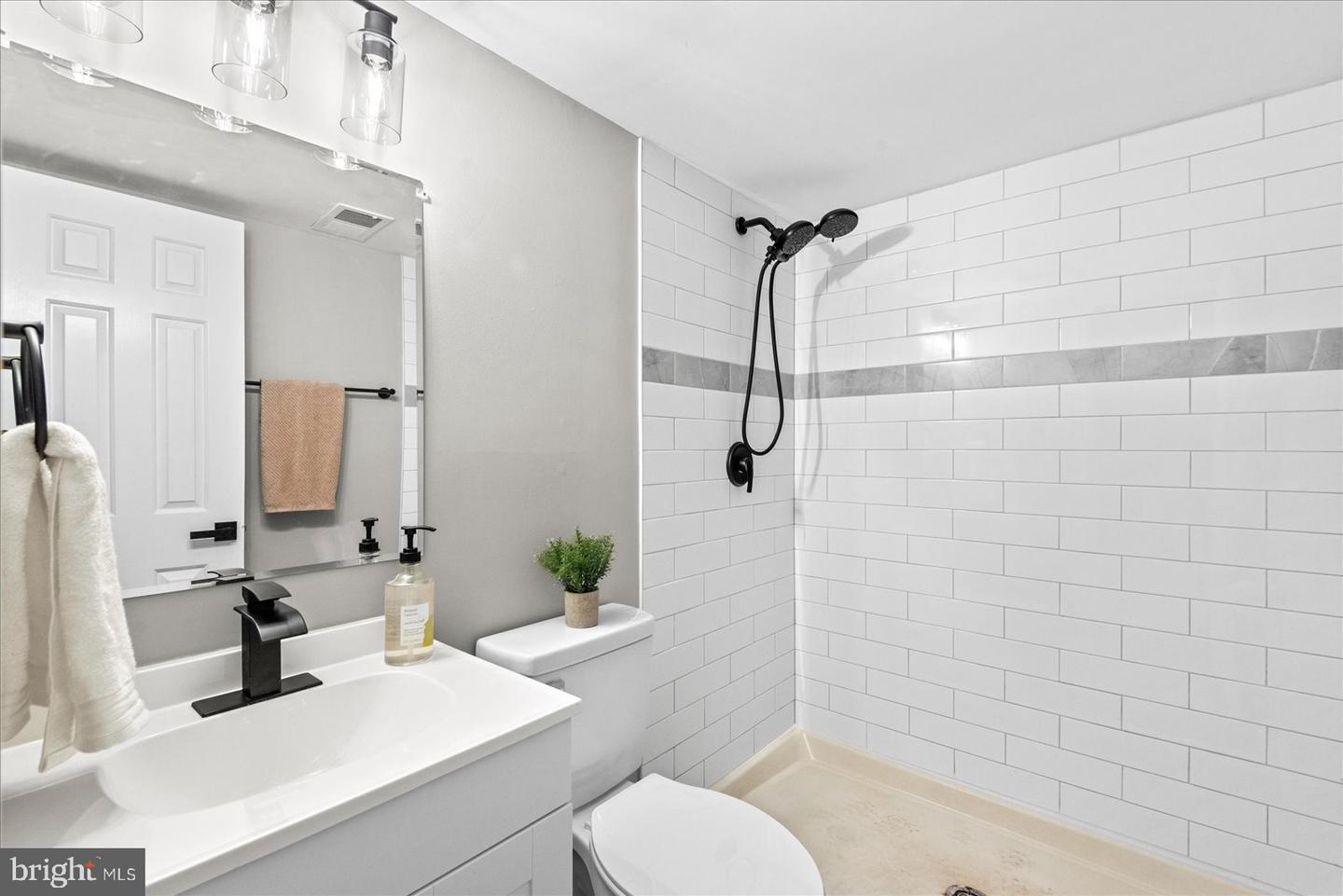 1655 GARRISONVILLE RD, STAFFORD, Virginia 22556, 3 Bedrooms Bedrooms, ,3 BathroomsBathrooms,Residential,For sale,1655 GARRISONVILLE RD,VAST2042666 MLS # VAST2042666