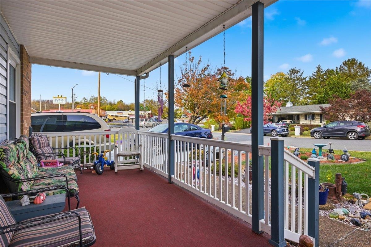 811 SPOTSWOOD DR, HARRISONBURG, Virginia 22801, 3 Bedrooms Bedrooms, ,1 BathroomBathrooms,Residential,811 SPOTSWOOD DR,670642 MLS # 670642