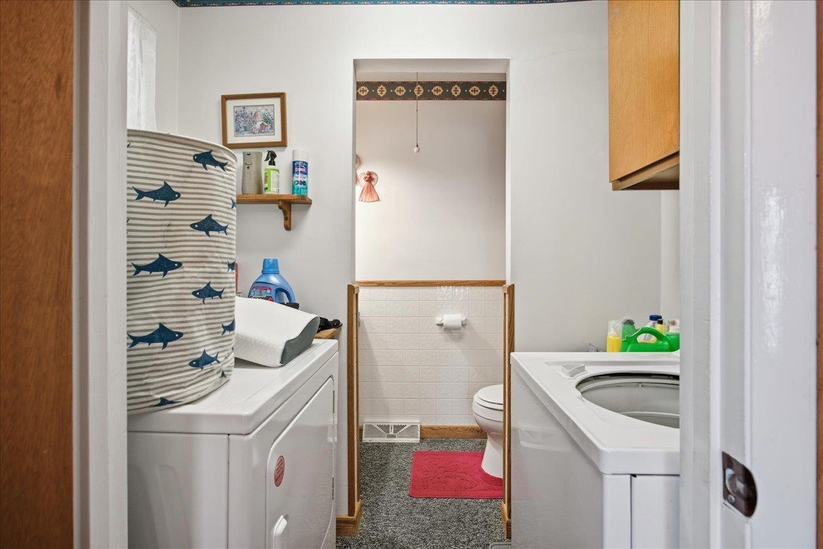 811 SPOTSWOOD DR, HARRISONBURG, Virginia 22801, 3 Bedrooms Bedrooms, ,1 BathroomBathrooms,Residential,811 SPOTSWOOD DR,670642 MLS # 670642