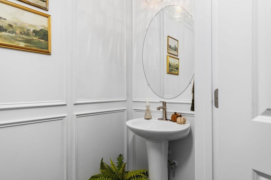 411 STONEWALL JACKSON BLVD, STAUNTON, Virginia 24401, 5 Bedrooms Bedrooms, ,2 BathroomsBathrooms,Residential,411 STONEWALL JACKSON BLVD,670655 MLS # 670655 411 STONEWALL JACKSON BLVD, STAUNTON, Virginia 24401, 5 Bedrooms Bedrooms, ,2 BathroomsBathrooms,Residential,411 STONEWALL JACKSON BLVD,670655 MLS # 670655