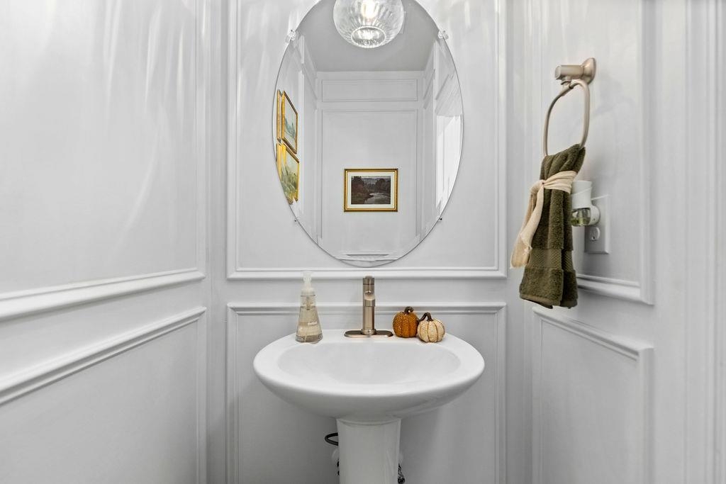 411 STONEWALL JACKSON BLVD, STAUNTON, Virginia 24401, 5 Bedrooms Bedrooms, ,2 BathroomsBathrooms,Residential,411 STONEWALL JACKSON BLVD,670655 MLS # 670655 411 STONEWALL JACKSON BLVD, STAUNTON, Virginia 24401, 5 Bedrooms Bedrooms, ,2 BathroomsBathrooms,Residential,411 STONEWALL JACKSON BLVD,670655 MLS # 670655