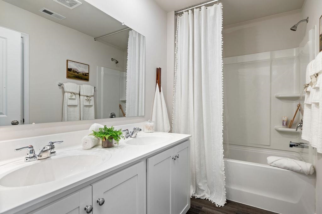 411 STONEWALL JACKSON BLVD, STAUNTON, Virginia 24401, 5 Bedrooms Bedrooms, ,2 BathroomsBathrooms,Residential,411 STONEWALL JACKSON BLVD,670655 MLS # 670655 411 STONEWALL JACKSON BLVD, STAUNTON, Virginia 24401, 5 Bedrooms Bedrooms, ,2 BathroomsBathrooms,Residential,411 STONEWALL JACKSON BLVD,670655 MLS # 670655