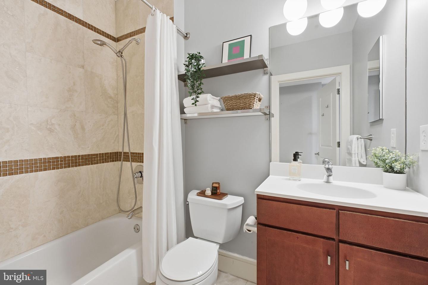 1654 EUCLID ST NW #102, WASHINGTON, District Of Columbia 20009, 2 Bedrooms Bedrooms, ,2 BathroomsBathrooms,Residential,For sale,1654 EUCLID ST NW #102,DCDC2224154 MLS # DCDC2224154