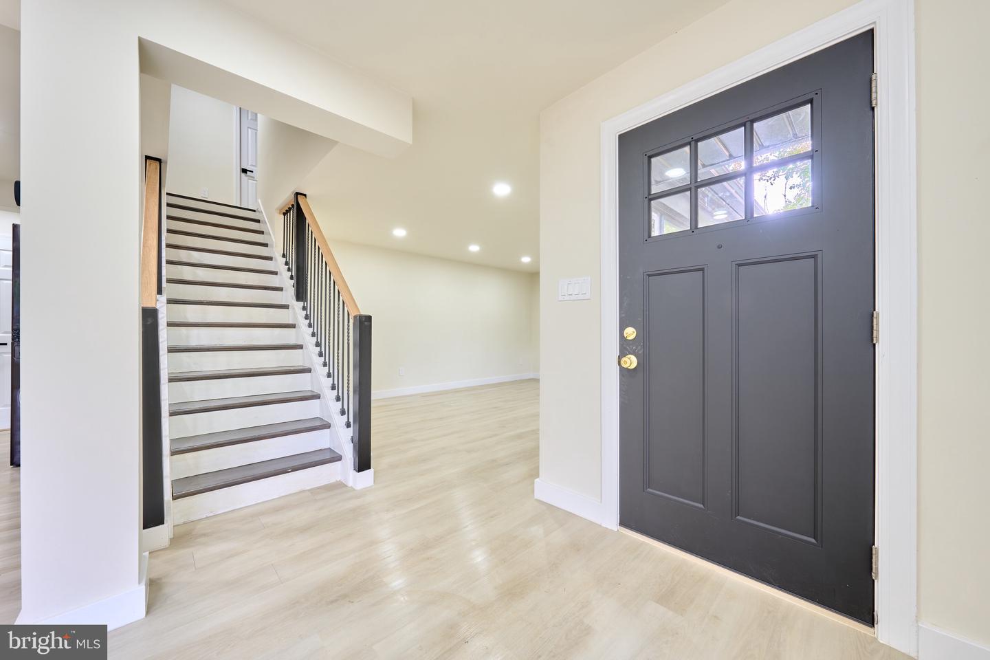 1904 LAMSON PL, MCLEAN, Virginia 22101, 6 Bedrooms Bedrooms, ,4 BathroomsBathrooms,Residential,For sale,1904 LAMSON PL,VAFX2270298 MLS # VAFX2270298