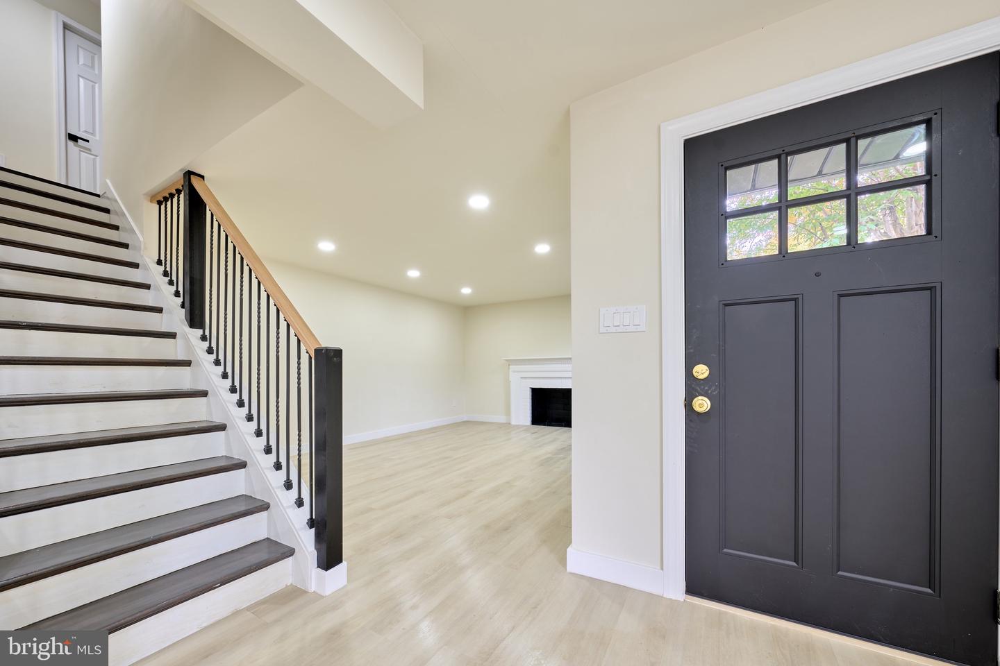 1904 LAMSON PL, MCLEAN, Virginia 22101, 6 Bedrooms Bedrooms, ,4 BathroomsBathrooms,Residential,For sale,1904 LAMSON PL,VAFX2270298 MLS # VAFX2270298