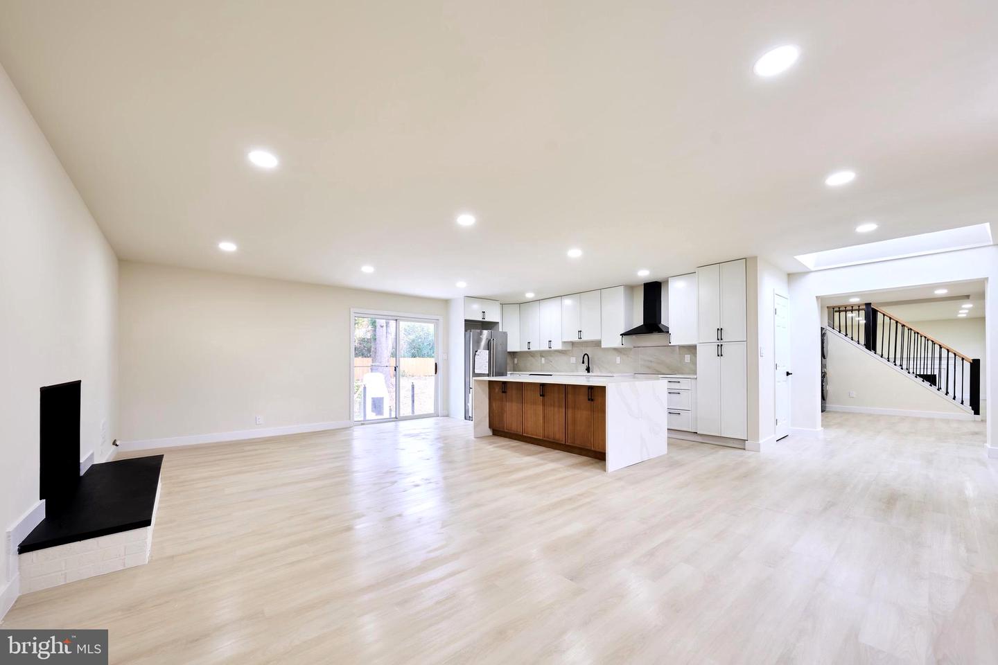 1904 LAMSON PL, MCLEAN, Virginia 22101, 6 Bedrooms Bedrooms, ,4 BathroomsBathrooms,Residential,For sale,1904 LAMSON PL,VAFX2270298 MLS # VAFX2270298