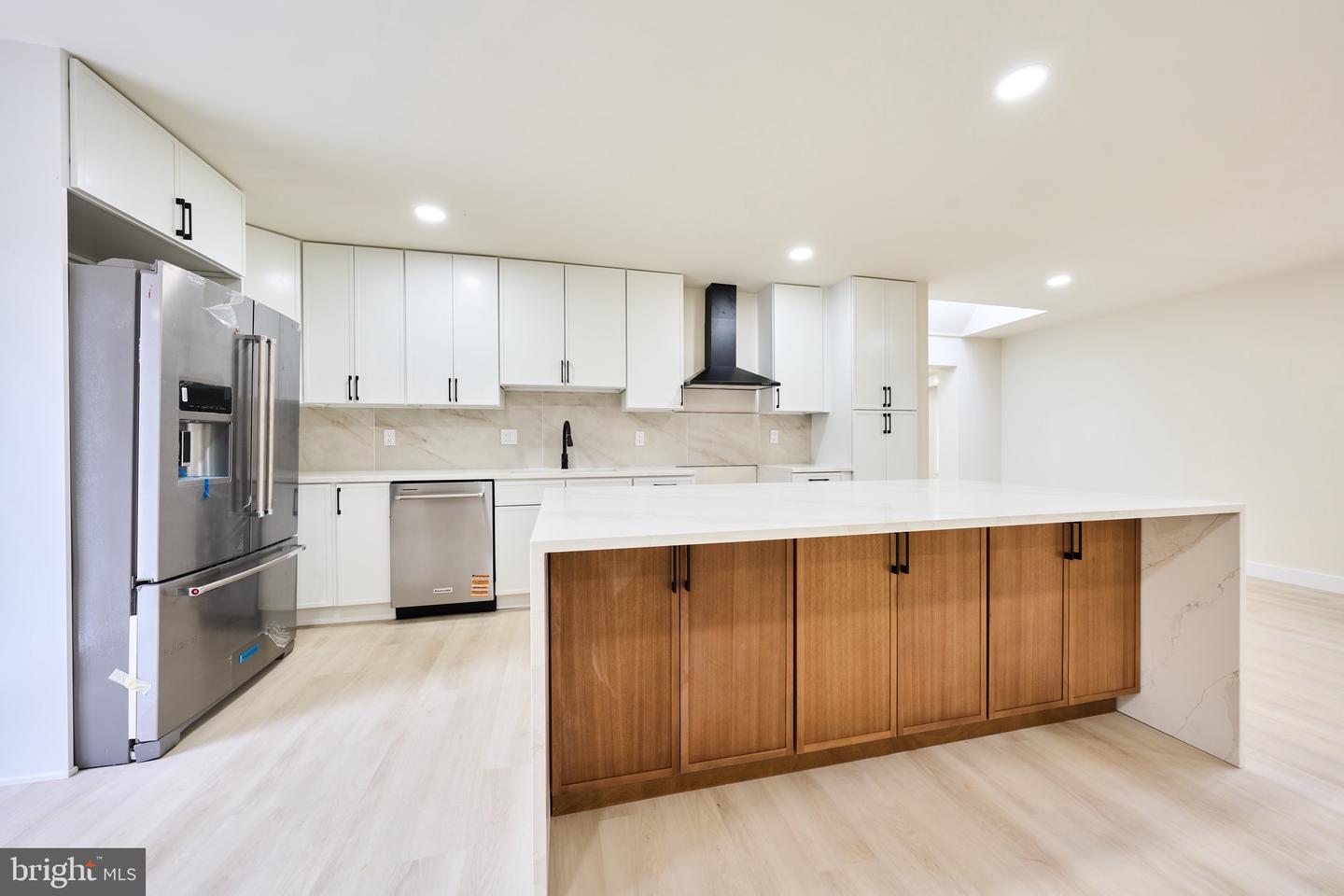 1904 LAMSON PL, MCLEAN, Virginia 22101, 6 Bedrooms Bedrooms, ,4 BathroomsBathrooms,Residential,For sale,1904 LAMSON PL,VAFX2270298 MLS # VAFX2270298