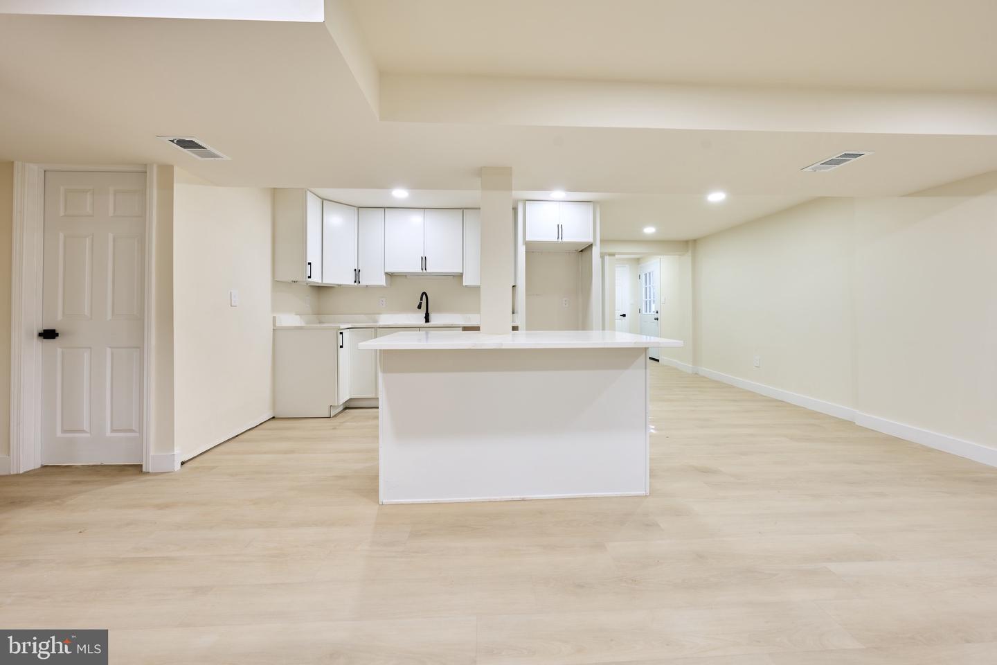 1904 LAMSON PL, MCLEAN, Virginia 22101, 6 Bedrooms Bedrooms, ,4 BathroomsBathrooms,Residential,For sale,1904 LAMSON PL,VAFX2270298 MLS # VAFX2270298