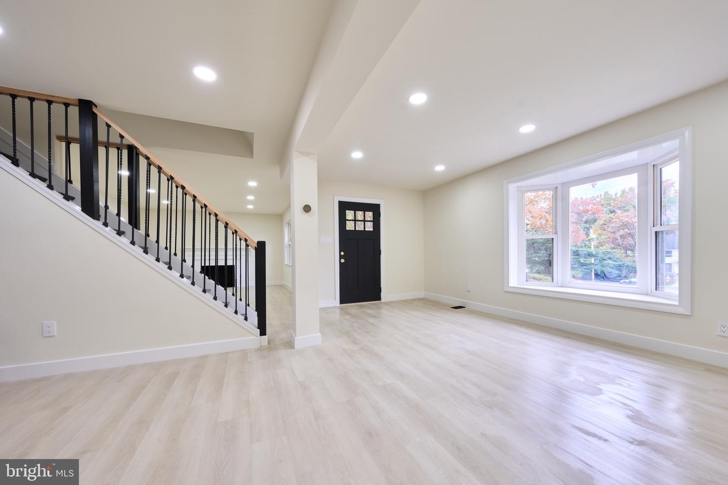 1904 LAMSON PL, MCLEAN, Virginia 22101, 6 Bedrooms Bedrooms, ,4 BathroomsBathrooms,Residential,For sale,1904 LAMSON PL,VAFX2270298 MLS # VAFX2270298