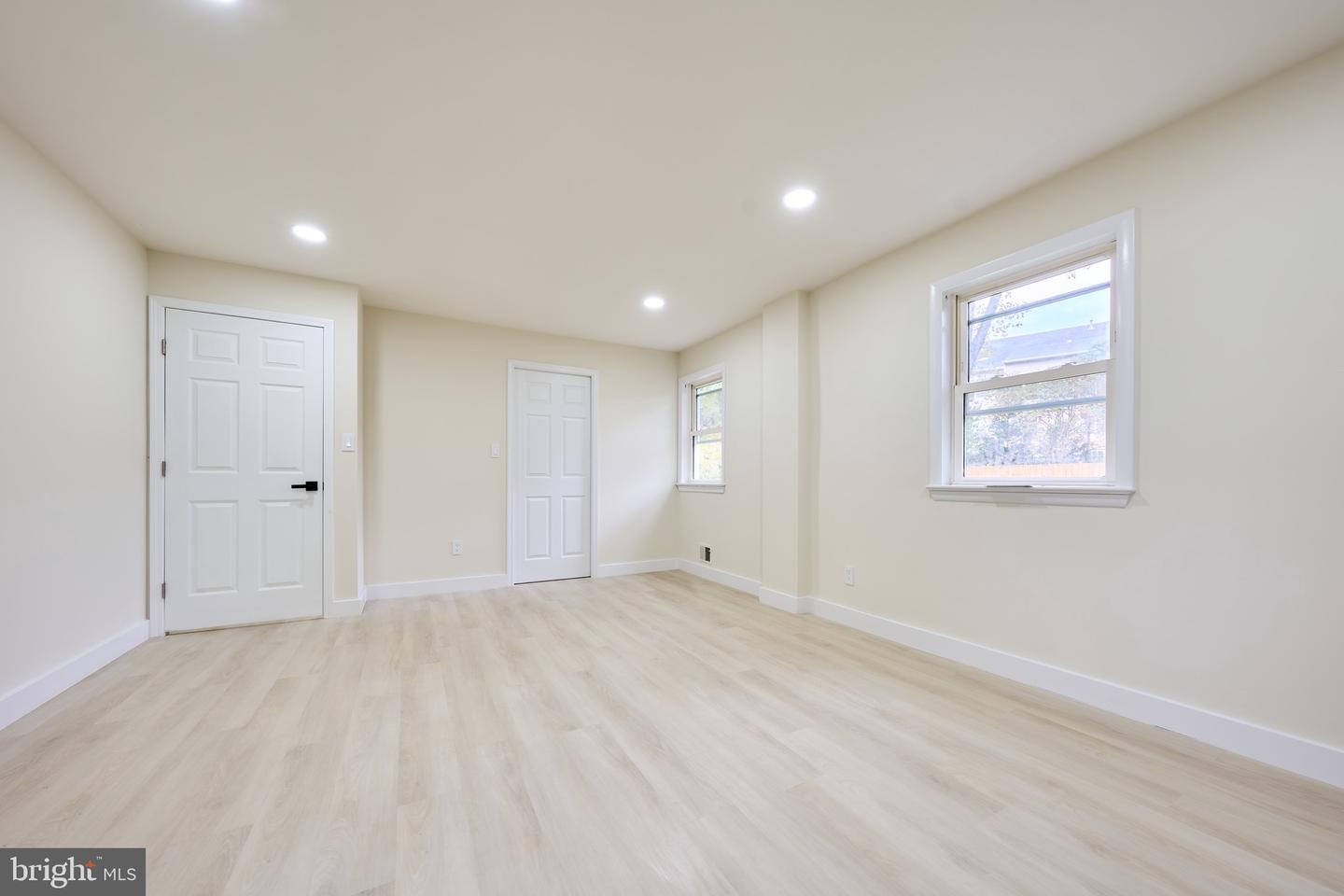 1904 LAMSON PL, MCLEAN, Virginia 22101, 6 Bedrooms Bedrooms, ,4 BathroomsBathrooms,Residential,For sale,1904 LAMSON PL,VAFX2270298 MLS # VAFX2270298