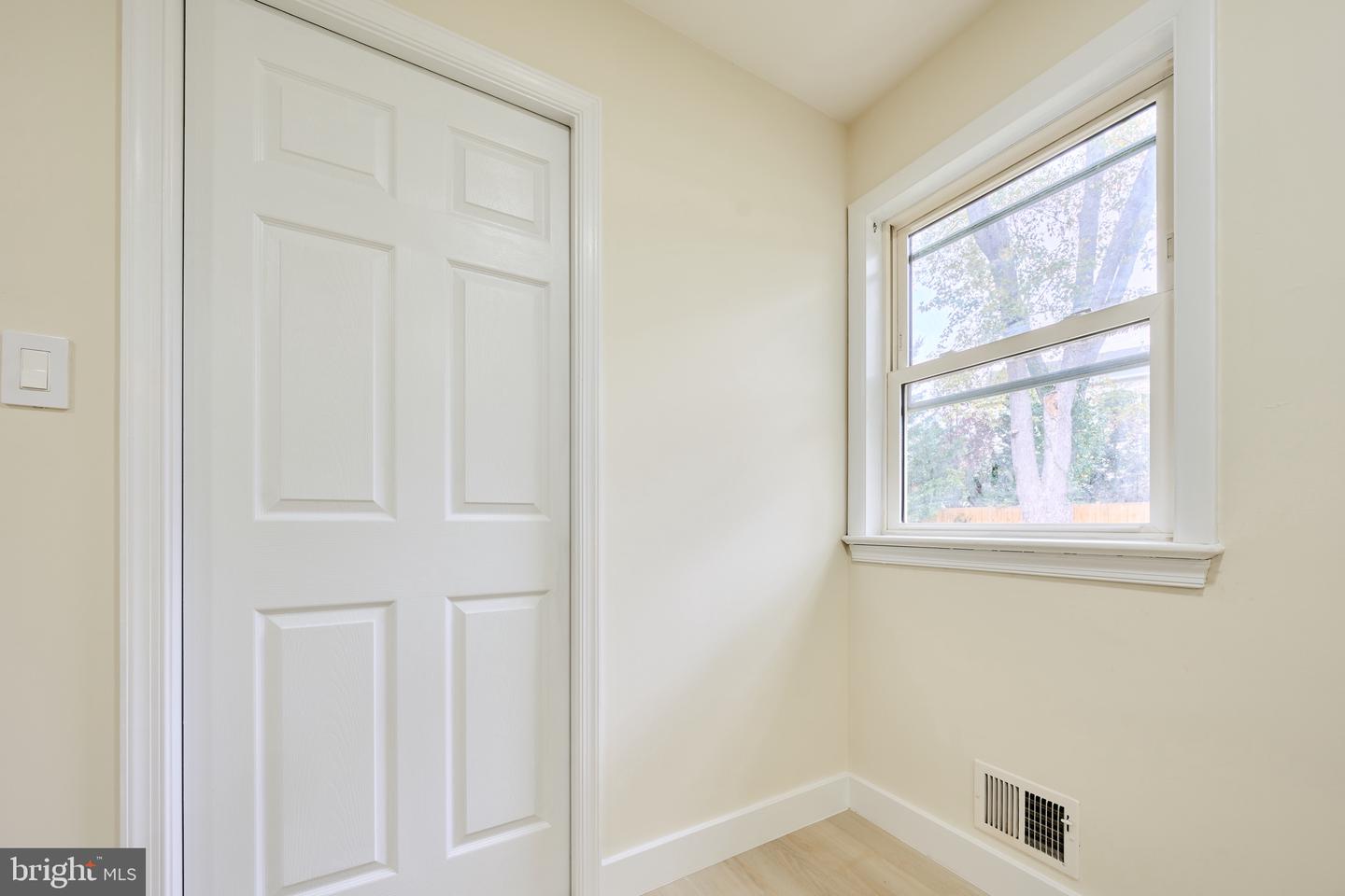 1904 LAMSON PL, MCLEAN, Virginia 22101, 6 Bedrooms Bedrooms, ,4 BathroomsBathrooms,Residential,For sale,1904 LAMSON PL,VAFX2270298 MLS # VAFX2270298