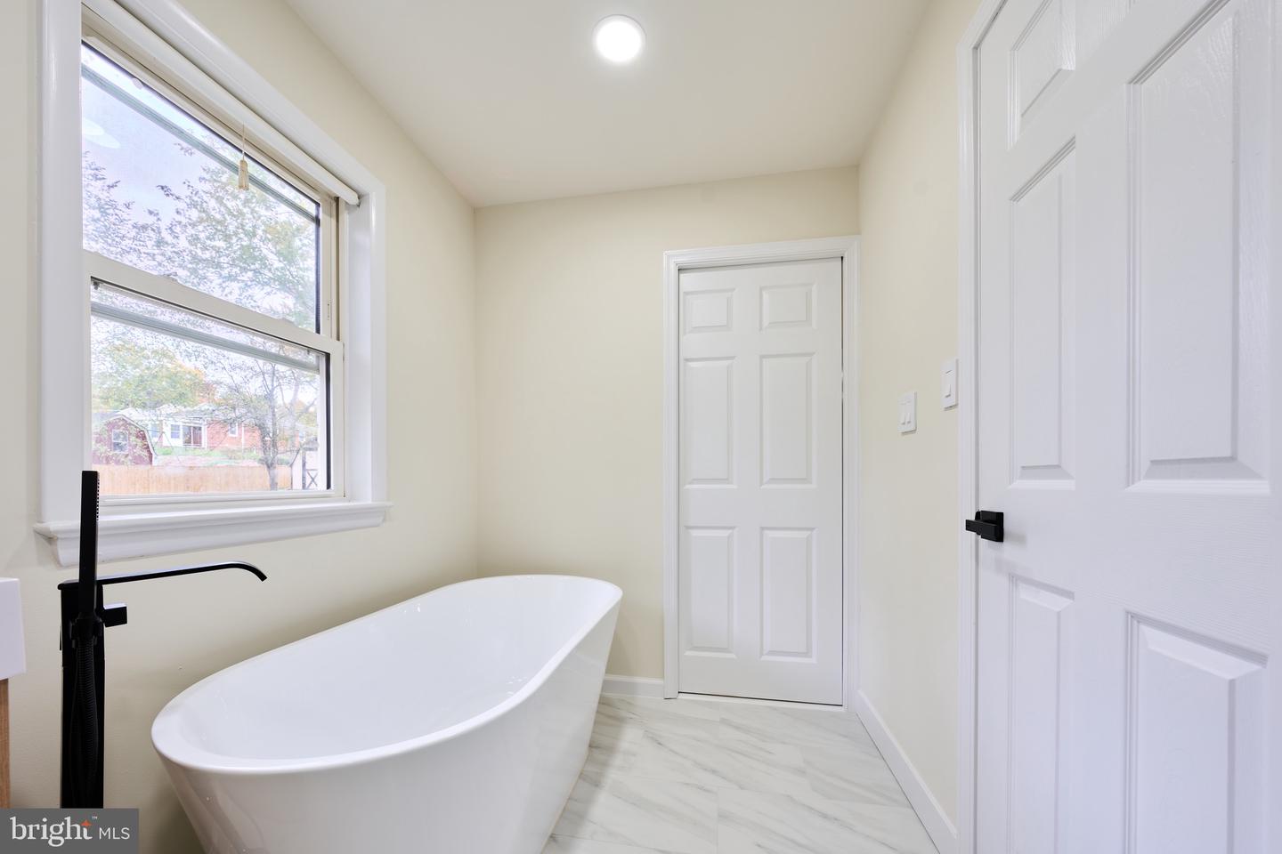 1904 LAMSON PL, MCLEAN, Virginia 22101, 6 Bedrooms Bedrooms, ,4 BathroomsBathrooms,Residential,For sale,1904 LAMSON PL,VAFX2270298 MLS # VAFX2270298