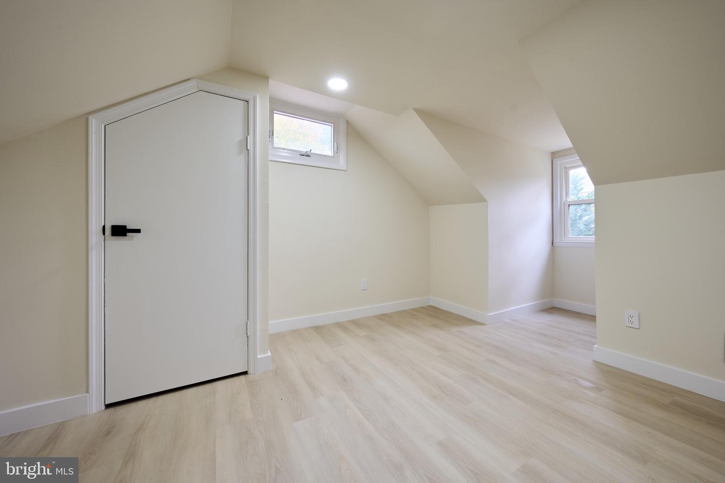 1904 LAMSON PL, MCLEAN, Virginia 22101, 6 Bedrooms Bedrooms, ,4 BathroomsBathrooms,Residential,For sale,1904 LAMSON PL,VAFX2270298 MLS # VAFX2270298