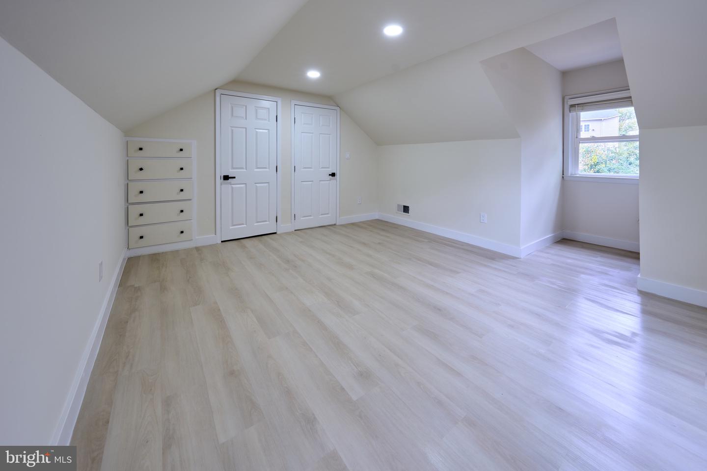 1904 LAMSON PL, MCLEAN, Virginia 22101, 6 Bedrooms Bedrooms, ,4 BathroomsBathrooms,Residential,For sale,1904 LAMSON PL,VAFX2270298 MLS # VAFX2270298