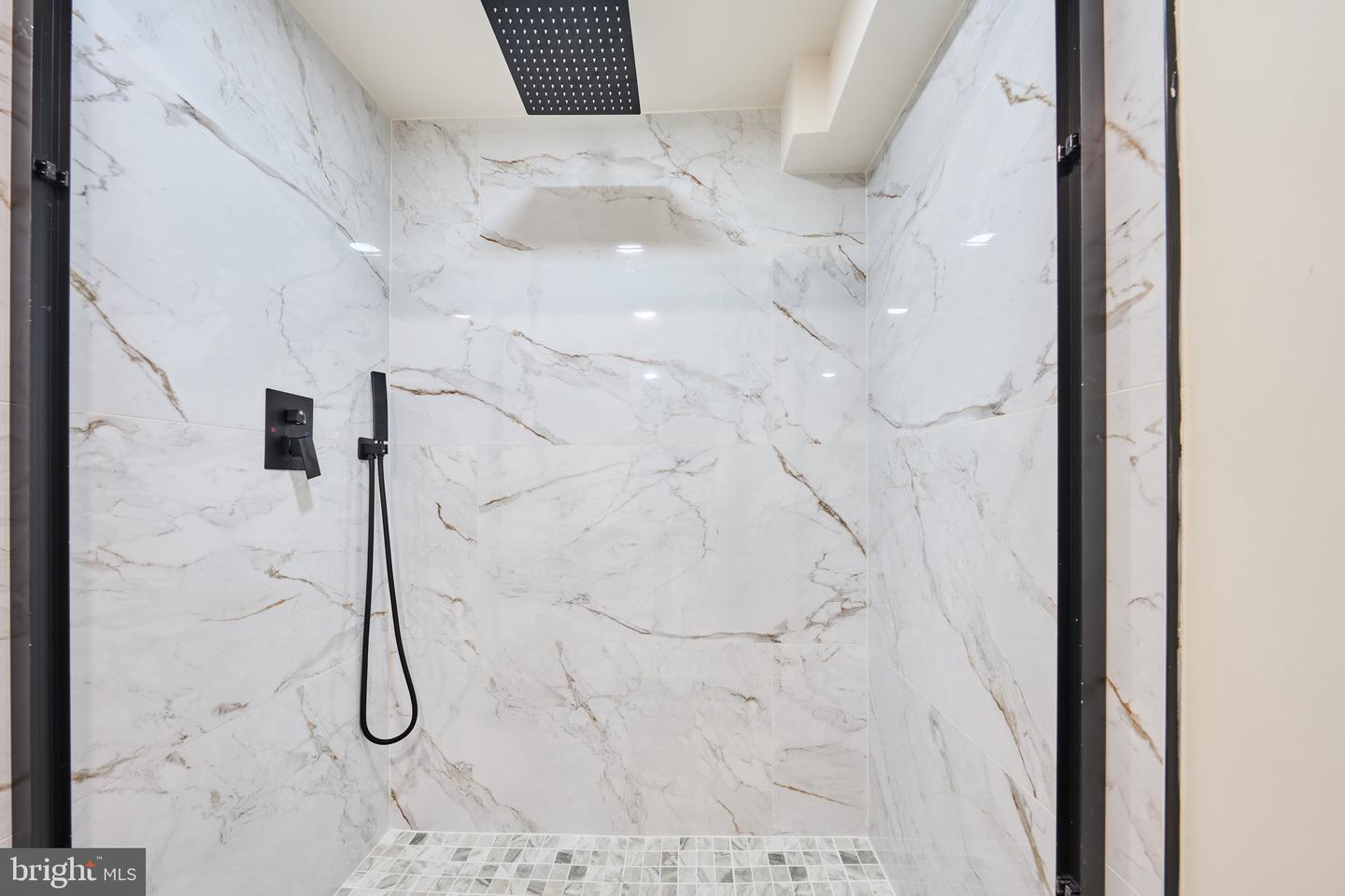 1904 LAMSON PL, MCLEAN, Virginia 22101, 6 Bedrooms Bedrooms, ,4 BathroomsBathrooms,Residential,For sale,1904 LAMSON PL,VAFX2270298 MLS # VAFX2270298