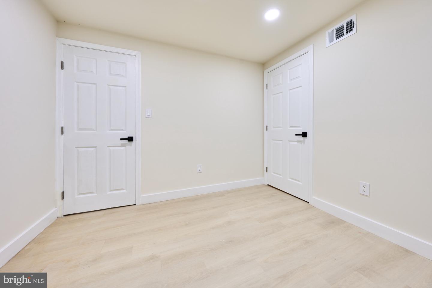 1904 LAMSON PL, MCLEAN, Virginia 22101, 6 Bedrooms Bedrooms, ,4 BathroomsBathrooms,Residential,For sale,1904 LAMSON PL,VAFX2270298 MLS # VAFX2270298