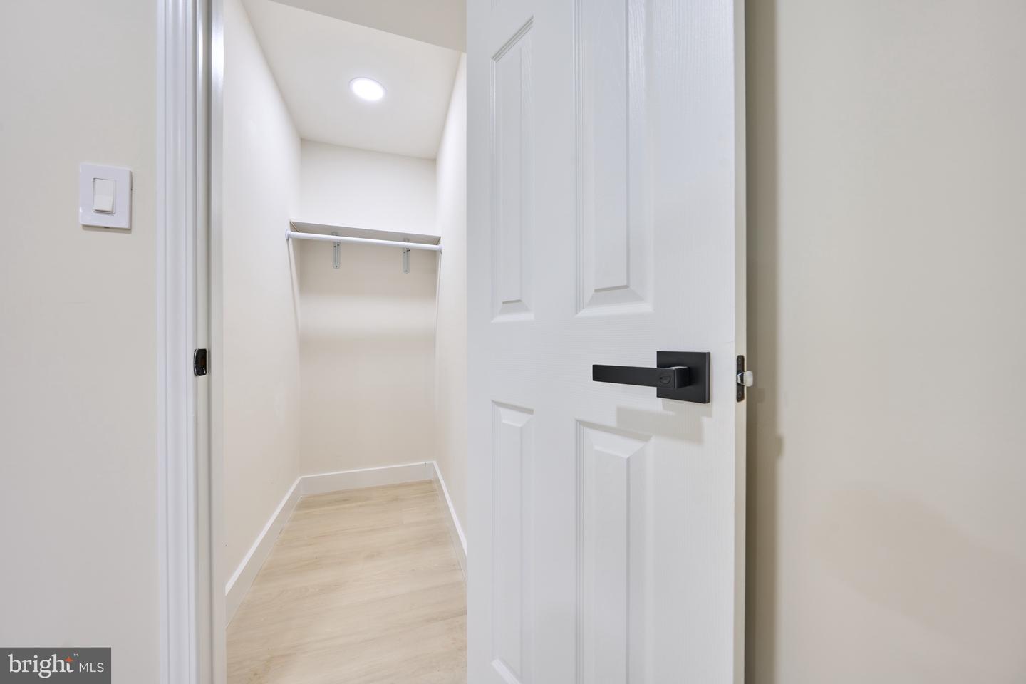 1904 LAMSON PL, MCLEAN, Virginia 22101, 6 Bedrooms Bedrooms, ,4 BathroomsBathrooms,Residential,For sale,1904 LAMSON PL,VAFX2270298 MLS # VAFX2270298