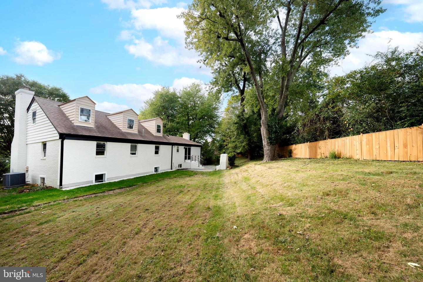 1904 LAMSON PL, MCLEAN, Virginia 22101, 6 Bedrooms Bedrooms, ,4 BathroomsBathrooms,Residential,For sale,1904 LAMSON PL,VAFX2270298 MLS # VAFX2270298