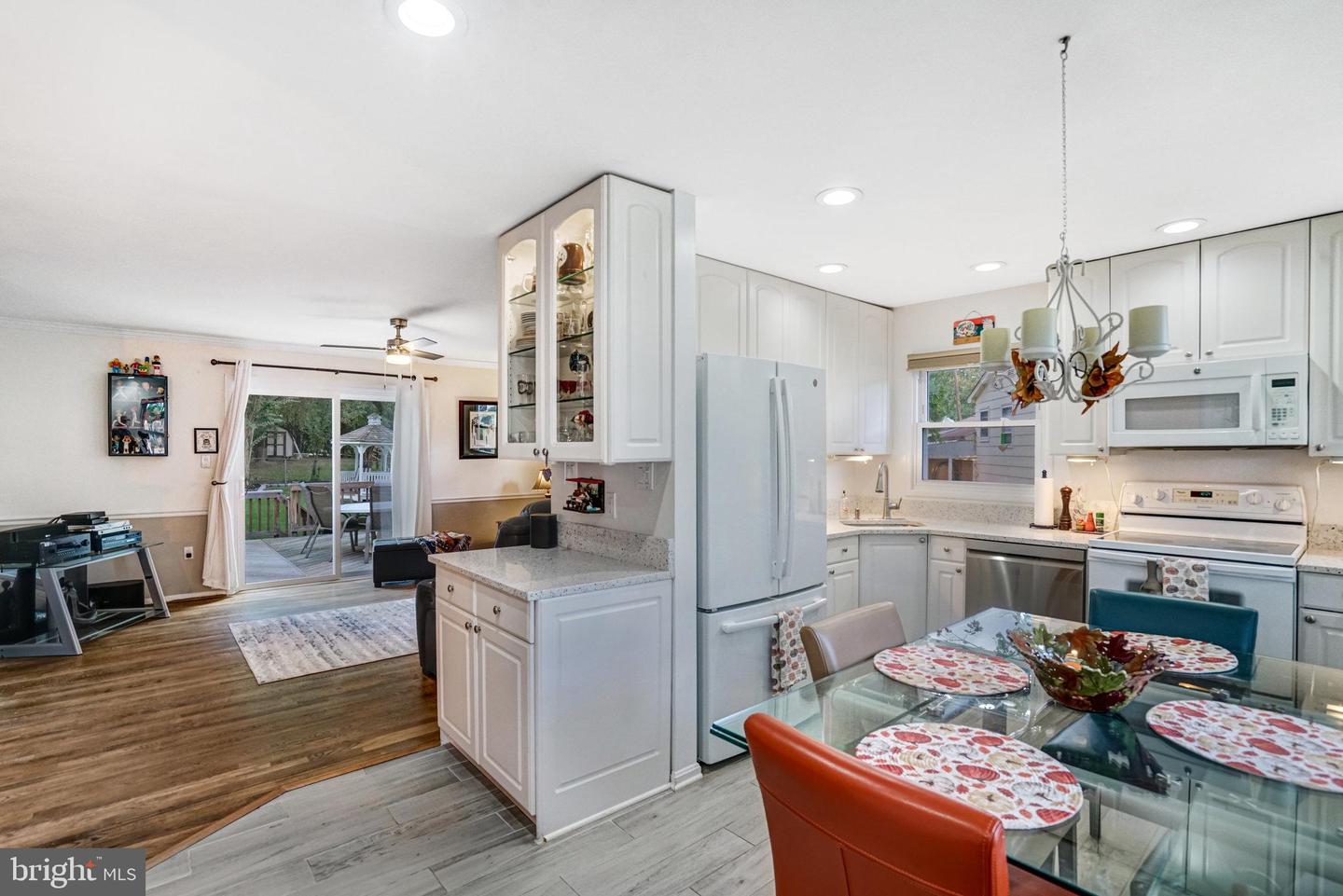 6109 LARKSPUR DR, ALEXANDRIA, Virginia 22310, 4 Bedrooms Bedrooms, ,3 BathroomsBathrooms,Residential,For sale,6109 LARKSPUR DR,VAFX2272962 MLS # VAFX2272962