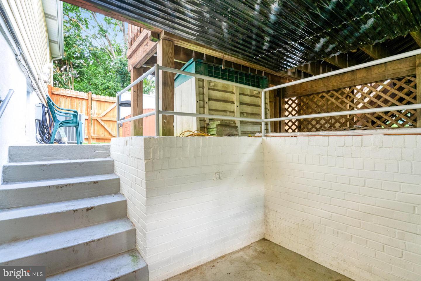 6109 LARKSPUR DR, ALEXANDRIA, Virginia 22310, 4 Bedrooms Bedrooms, ,3 BathroomsBathrooms,Residential,For sale,6109 LARKSPUR DR,VAFX2272962 MLS # VAFX2272962