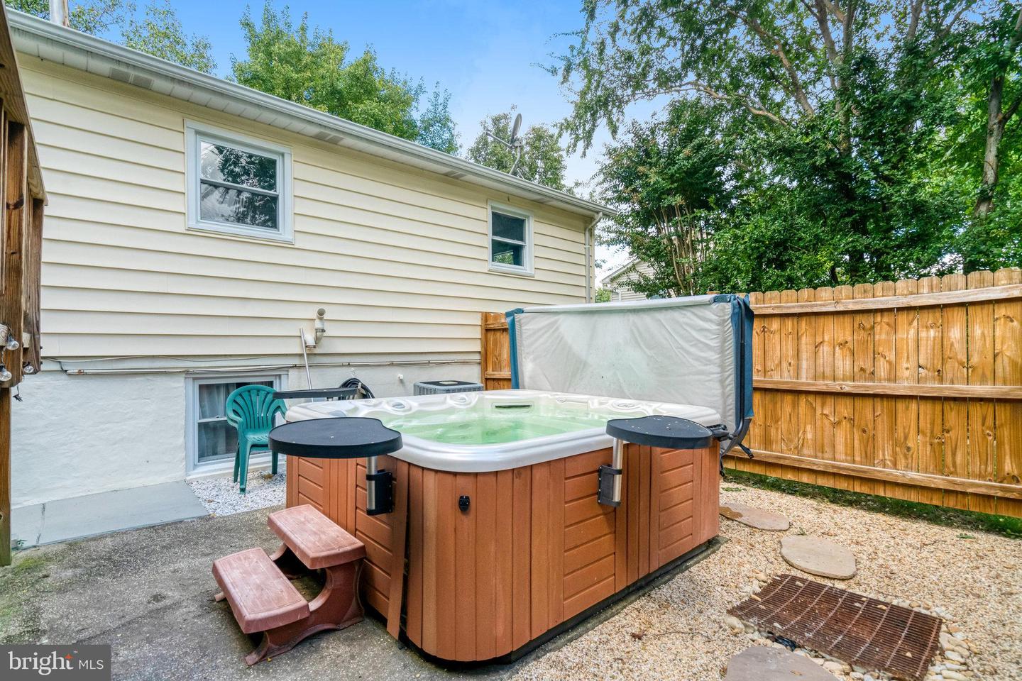 6109 LARKSPUR DR, ALEXANDRIA, Virginia 22310, 4 Bedrooms Bedrooms, ,3 BathroomsBathrooms,Residential,For sale,6109 LARKSPUR DR,VAFX2272962 MLS # VAFX2272962