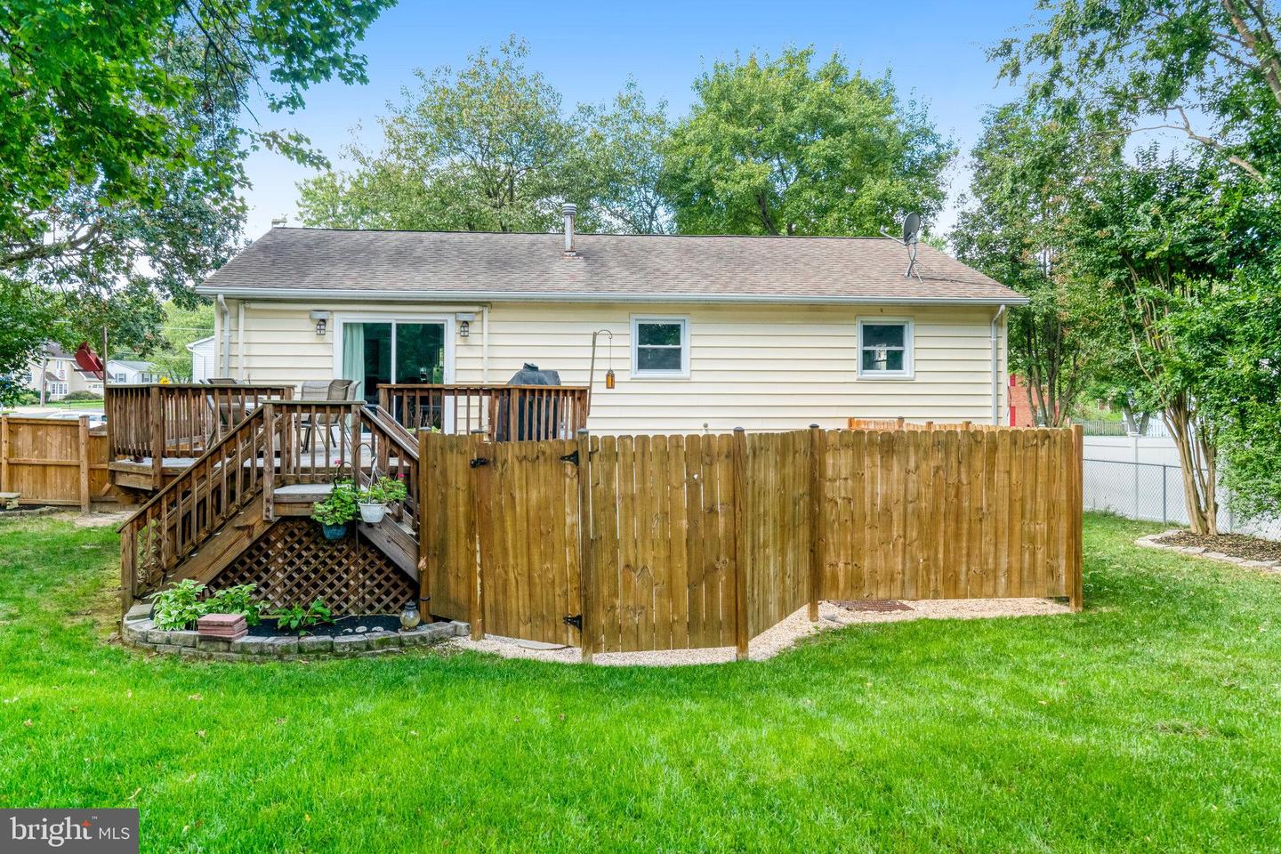 6109 LARKSPUR DR, ALEXANDRIA, Virginia 22310, 4 Bedrooms Bedrooms, ,3 BathroomsBathrooms,Residential,For sale,6109 LARKSPUR DR,VAFX2272962 MLS # VAFX2272962