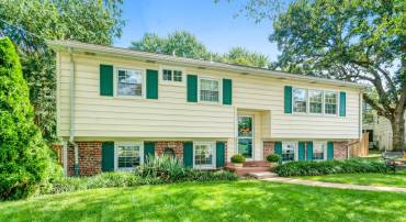 6109 LARKSPUR DR, ALEXANDRIA, Virginia 22310, 4 Bedrooms Bedrooms, ,3 BathroomsBathrooms,Residential,For sale,6109 LARKSPUR DR,VAFX2272962 MLS # VAFX2272962