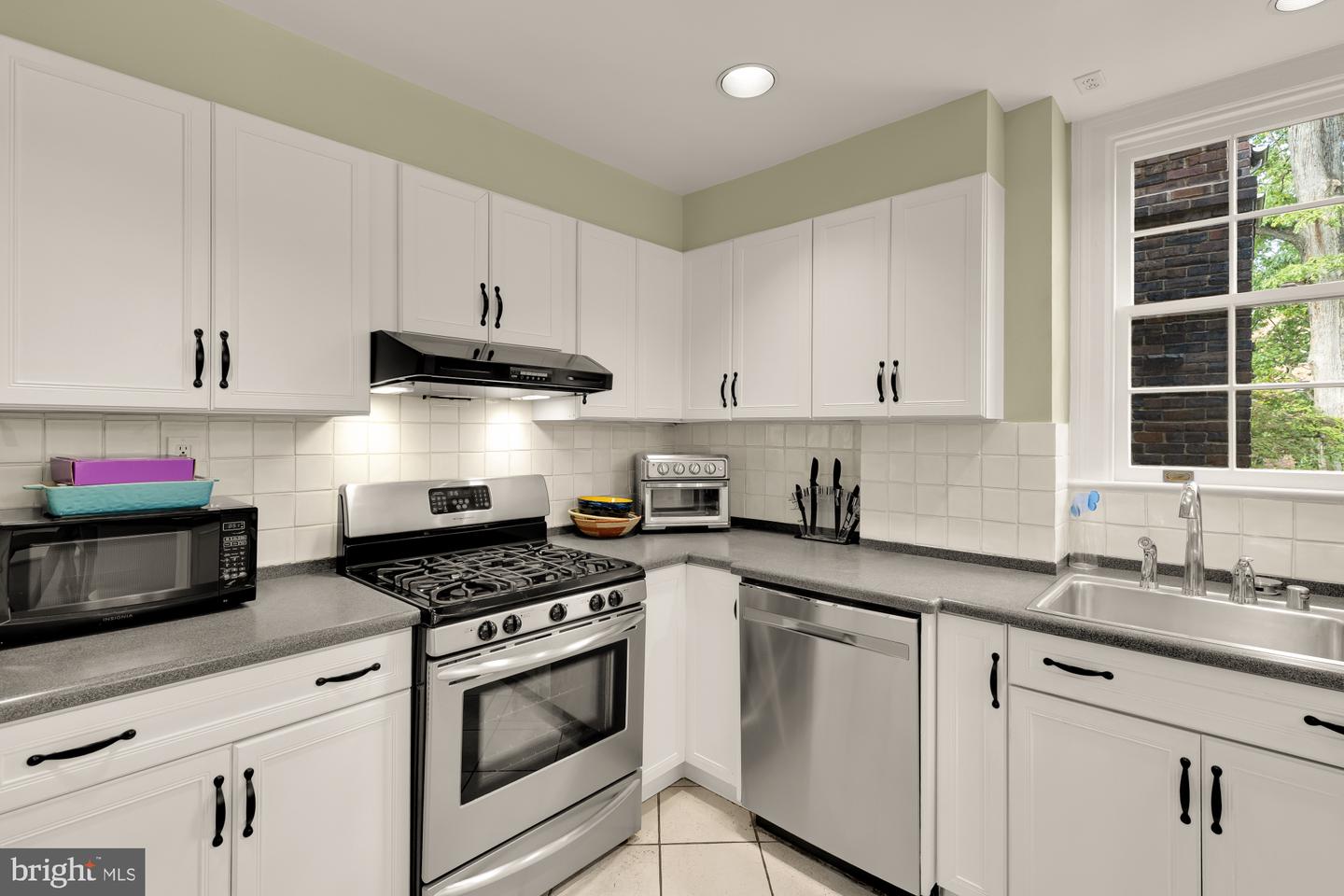 3041 SEDGWICK ST NW #402D, WASHINGTON, District Of Columbia 20008, 2 Bedrooms Bedrooms, ,2 BathroomsBathrooms,Residential,For sale,3041 SEDGWICK ST NW #402D,DCDC2226638 MLS # DCDC2226638