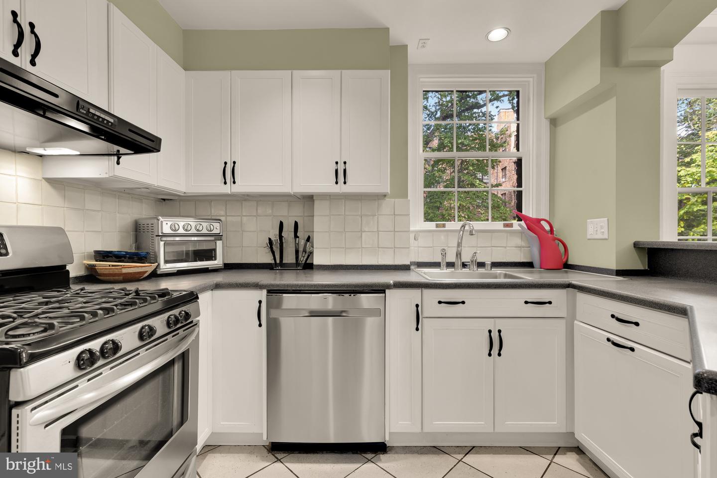 3041 SEDGWICK ST NW #402D, WASHINGTON, District Of Columbia 20008, 2 Bedrooms Bedrooms, ,2 BathroomsBathrooms,Residential,For sale,3041 SEDGWICK ST NW #402D,DCDC2226638 MLS # DCDC2226638