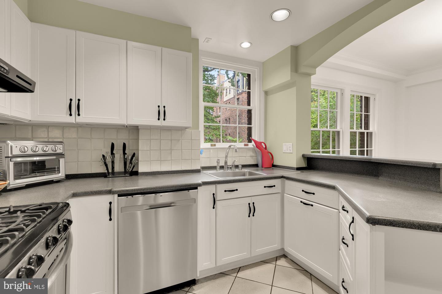 3041 SEDGWICK ST NW #402D, WASHINGTON, District Of Columbia 20008, 2 Bedrooms Bedrooms, ,2 BathroomsBathrooms,Residential,For sale,3041 SEDGWICK ST NW #402D,DCDC2226638 MLS # DCDC2226638