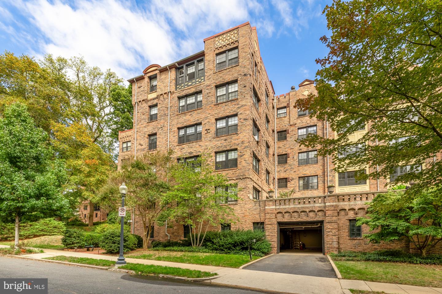 3041 SEDGWICK ST NW #402D, WASHINGTON, District Of Columbia 20008, 2 Bedrooms Bedrooms, ,2 BathroomsBathrooms,Residential,For sale,3041 SEDGWICK ST NW #402D,DCDC2226638 MLS # DCDC2226638