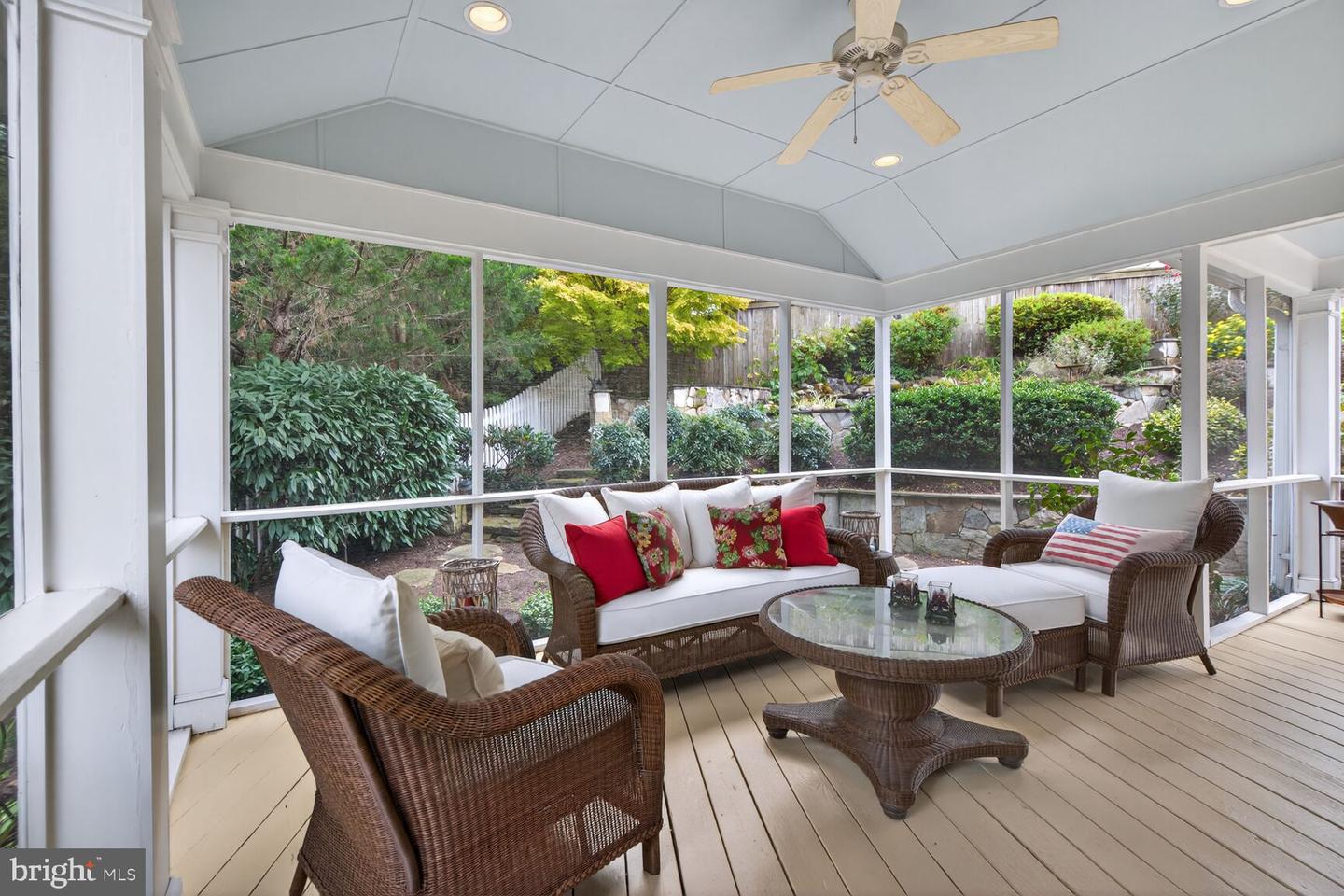 6039 EDGEWOOD TER, ALEXANDRIA, Virginia 22307, 3 Bedrooms Bedrooms, ,3 BathroomsBathrooms,Residential,For sale,6039 EDGEWOOD TER,VAFX2276228 MLS # VAFX2276228