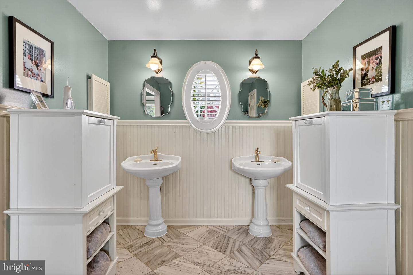 6039 EDGEWOOD TER, ALEXANDRIA, Virginia 22307, 3 Bedrooms Bedrooms, ,3 BathroomsBathrooms,Residential,For sale,6039 EDGEWOOD TER,VAFX2276228 MLS # VAFX2276228