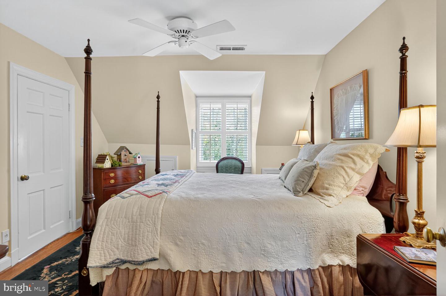 6039 EDGEWOOD TER, ALEXANDRIA, Virginia 22307, 3 Bedrooms Bedrooms, ,3 BathroomsBathrooms,Residential,For sale,6039 EDGEWOOD TER,VAFX2276228 MLS # VAFX2276228