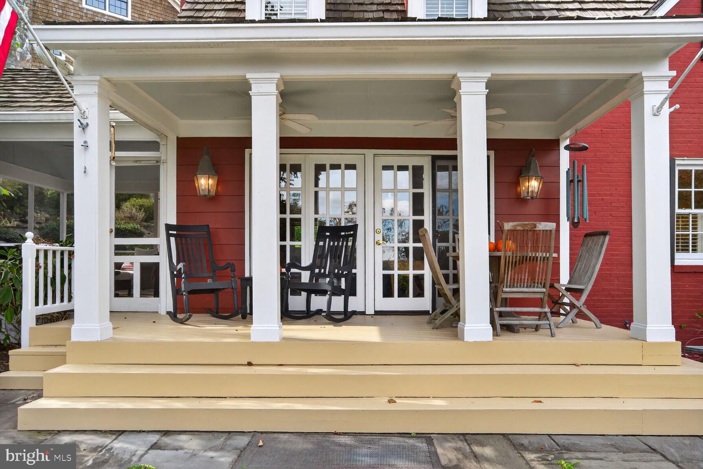 6039 EDGEWOOD TER, ALEXANDRIA, Virginia 22307, 3 Bedrooms Bedrooms, ,3 BathroomsBathrooms,Residential,For sale,6039 EDGEWOOD TER,VAFX2276228 MLS # VAFX2276228