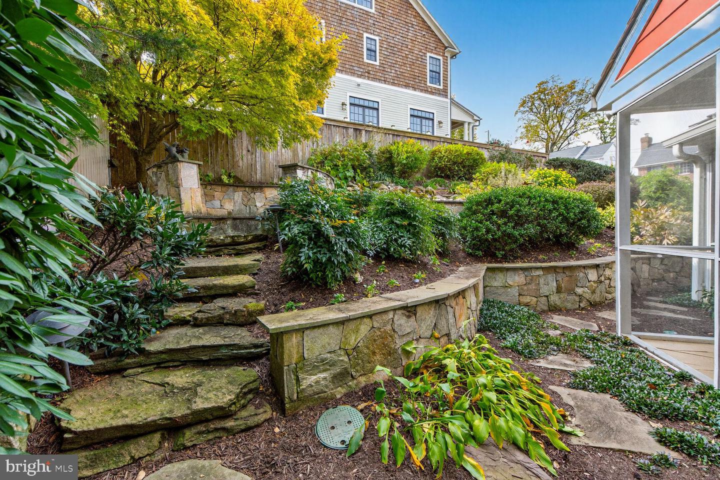 6039 EDGEWOOD TER, ALEXANDRIA, Virginia 22307, 3 Bedrooms Bedrooms, ,3 BathroomsBathrooms,Residential,For sale,6039 EDGEWOOD TER,VAFX2276228 MLS # VAFX2276228