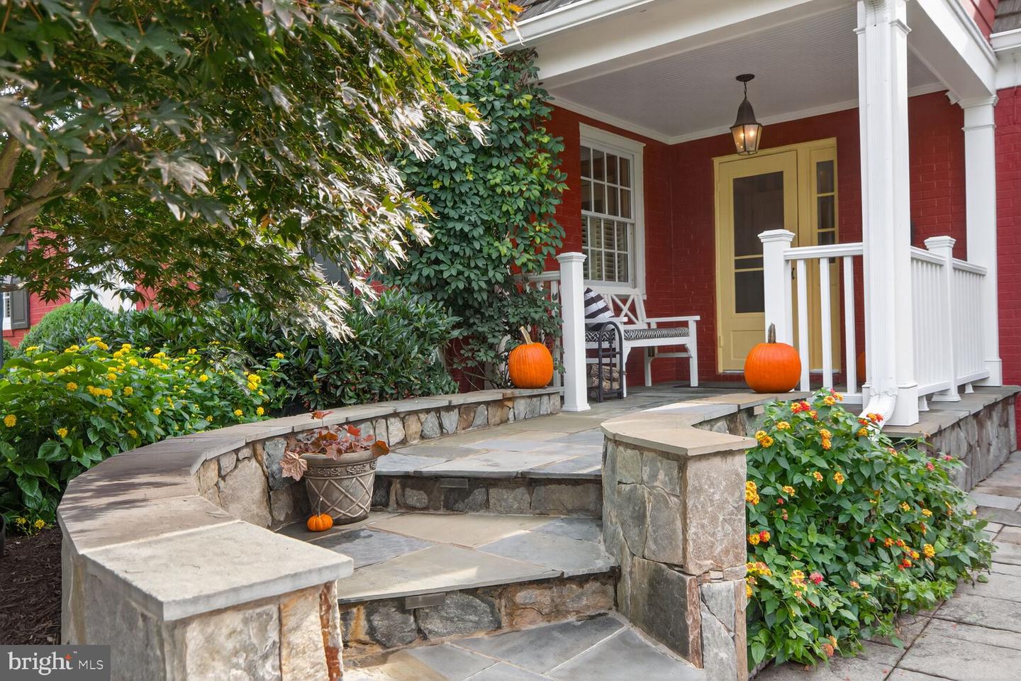 6039 EDGEWOOD TER, ALEXANDRIA, Virginia 22307, 3 Bedrooms Bedrooms, ,3 BathroomsBathrooms,Residential,For sale,6039 EDGEWOOD TER,VAFX2276228 MLS # VAFX2276228