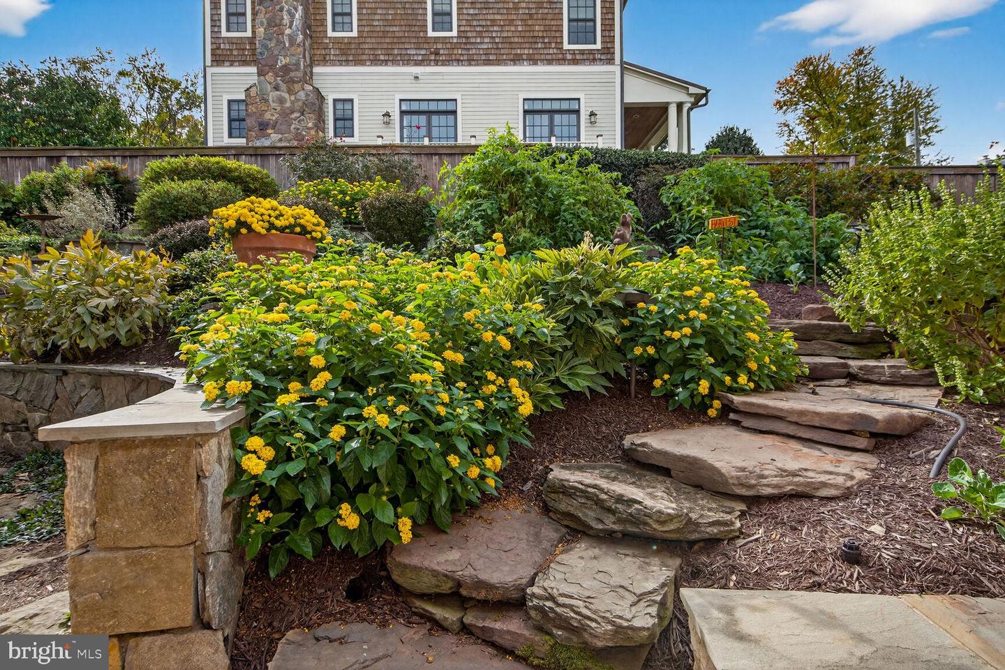 6039 EDGEWOOD TER, ALEXANDRIA, Virginia 22307, 3 Bedrooms Bedrooms, ,3 BathroomsBathrooms,Residential,For sale,6039 EDGEWOOD TER,VAFX2276228 MLS # VAFX2276228