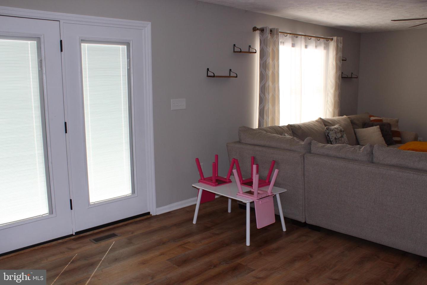 107 FANCY CT, STEPHENS CITY, Virginia 22655, 4 Bedrooms Bedrooms, 11 Rooms Rooms,2 BathroomsBathrooms,Residential,For sale,107 FANCY CT,VAFV2037700 MLS # VAFV2037700