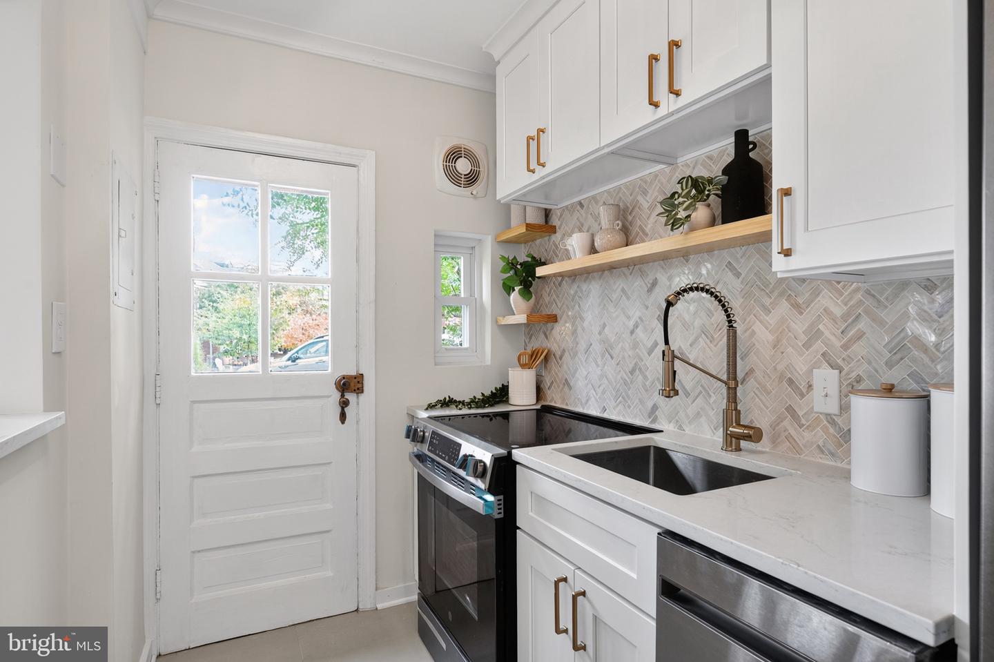 13 AUBURN CT #D, ALEXANDRIA, Virginia 22305, 2 Bedrooms Bedrooms, ,1 BathroomBathrooms,Residential,For sale,13 AUBURN CT #D,VAAX2051278 MLS # VAAX2051278 13 AUBURN CT #D, ALEXANDRIA, Virginia 22305, 2 Bedrooms Bedrooms, ,1 BathroomBathrooms,Residential,For sale,13 AUBURN CT #D,VAAX2051278 MLS # VAAX2051278